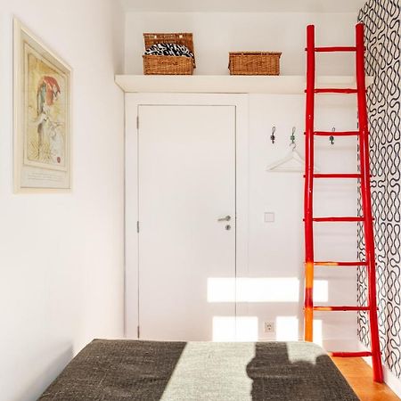 Joivy Chic 2Br Apt In Bairro Alto, 2Mins To Sao Pedro De Alcantara Viewpoint Lissabon Exterior foto